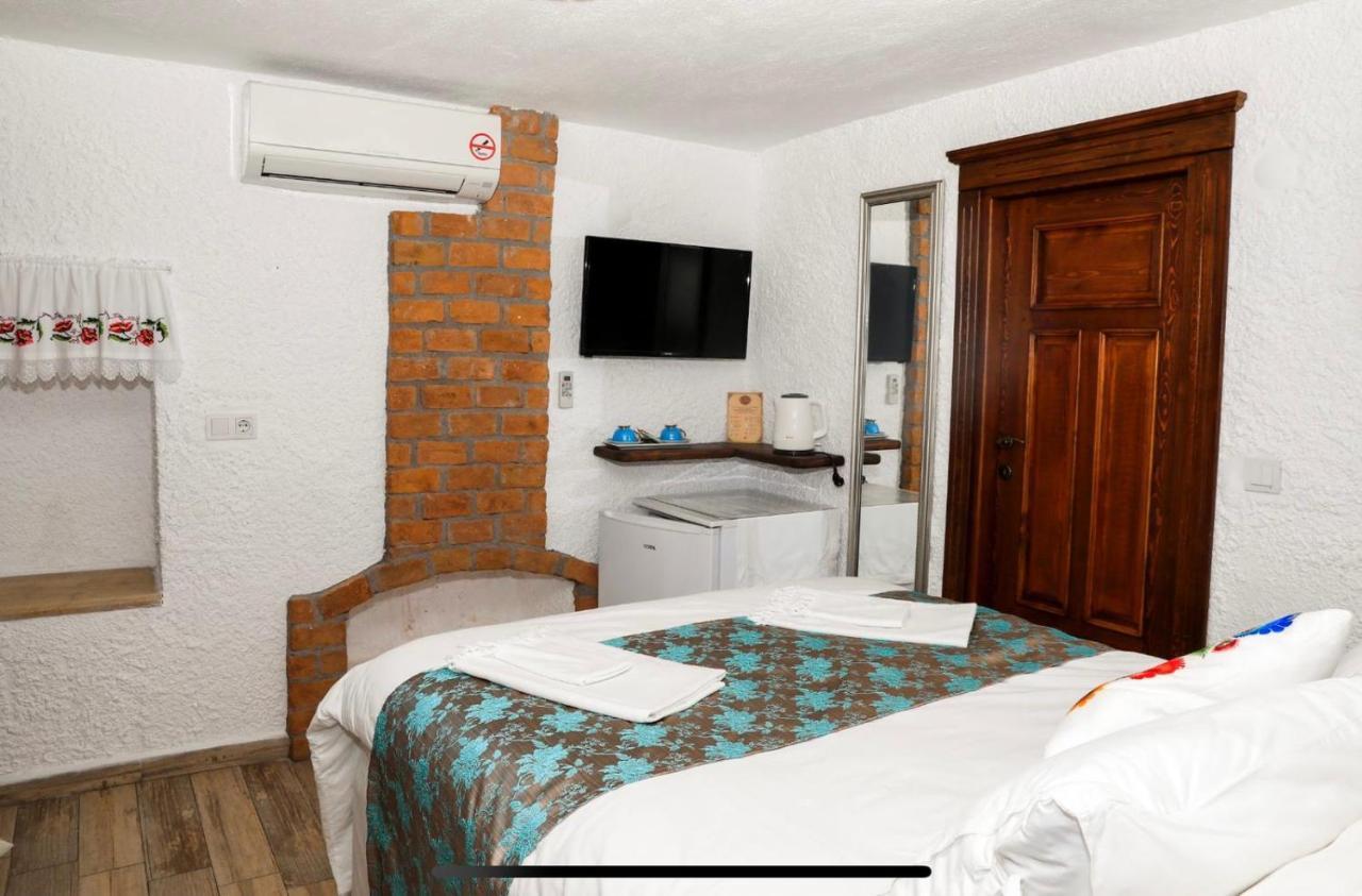 Villa Teos Otel อิซมีร์ ภายนอก รูปภาพ